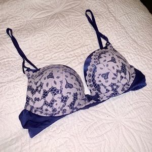 Victoria’s Secret Bombshell bra 32AA Purple